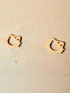 🎀Hello Kitty🐈‍⬛ Stainless Steel Gold Tone Studs